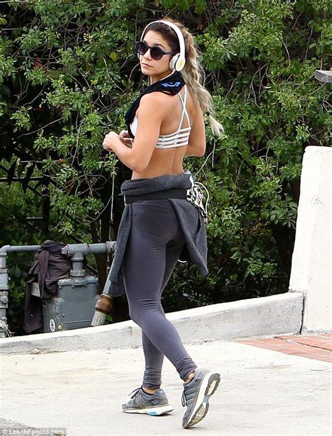 vanessa hudgens hot pics|Vanessa Hudgens once again showed off her curves。